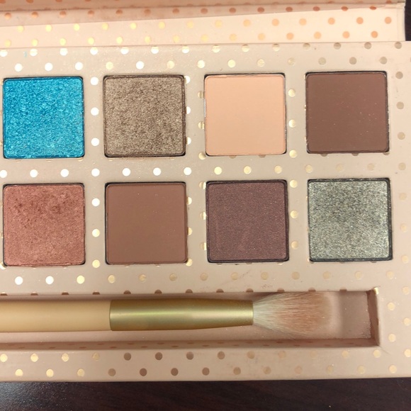 Kylie Cosmetics - Picture 4 of 4